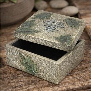 Square Lidded Green & Gray Japan Symbol Longevity Trinket Box
